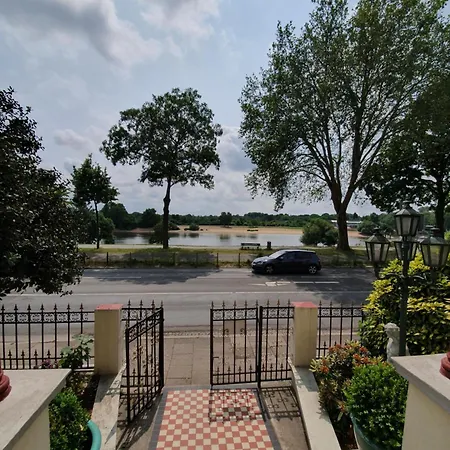 Turmhotel Weserblick Guest house